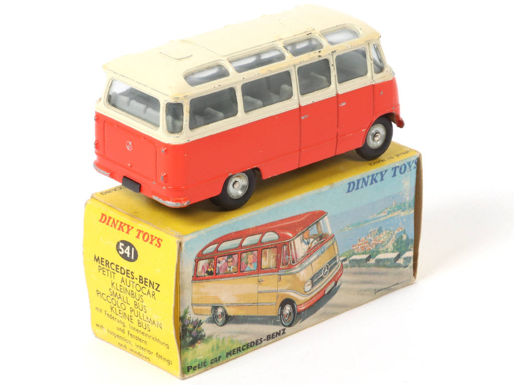 Lot 428 - DINKY TOYS (FRANCE) (1)
