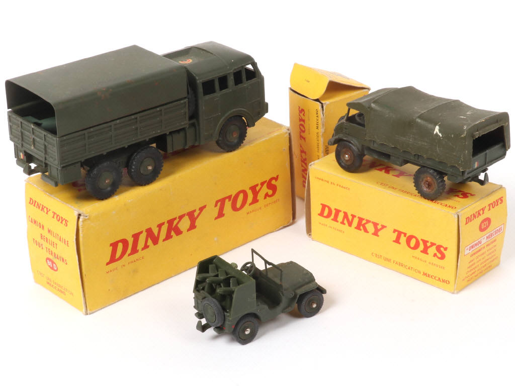 Lot 436 - DINKY TOYS (FRANCE) (3)