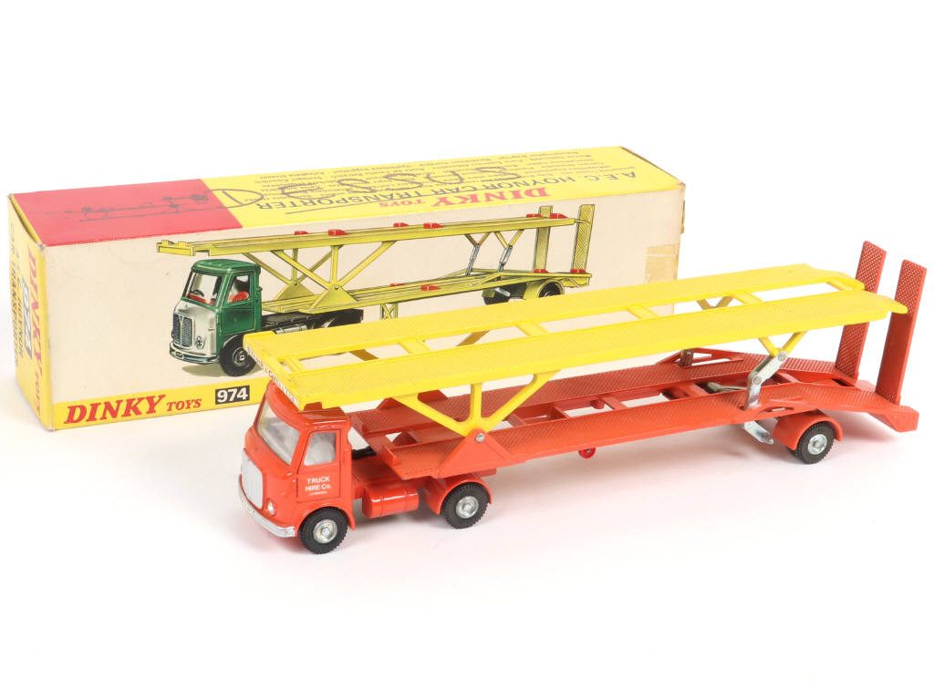 Lot 337 - DINKY TOYS (GB) (1)