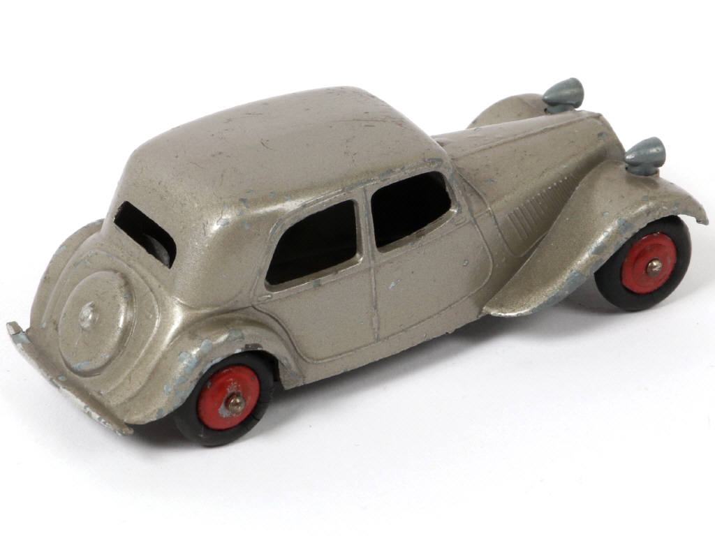 Lot 239 - DINKY TOYS (FRANCE) (1)