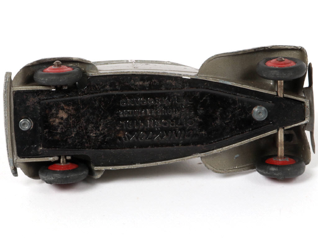 Lot 239 - DINKY TOYS (FRANCE) (1)