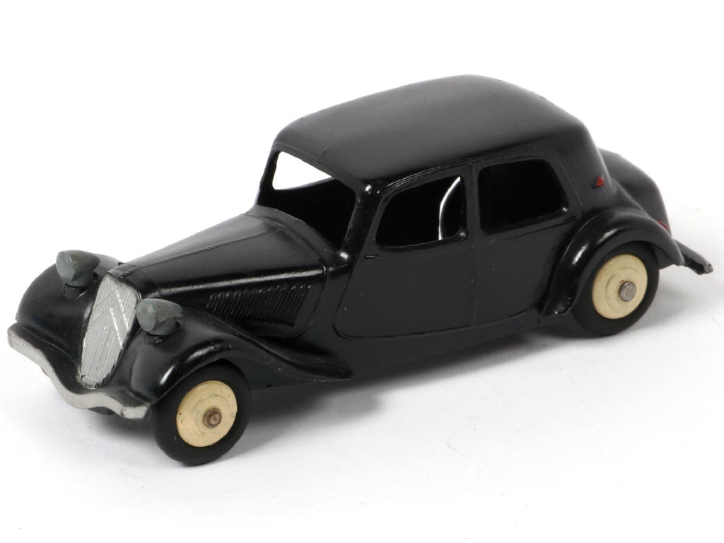 Lot 236 - DINKY TOYS (FRANCE) (1)