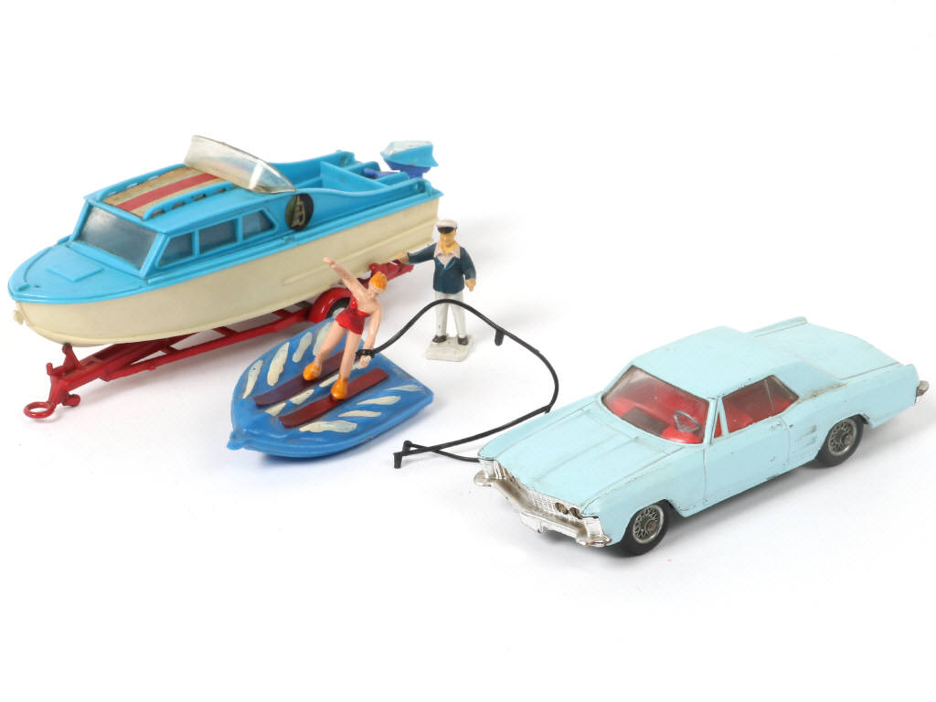 Lot 168 - CORGI TOYS (GB) (1)