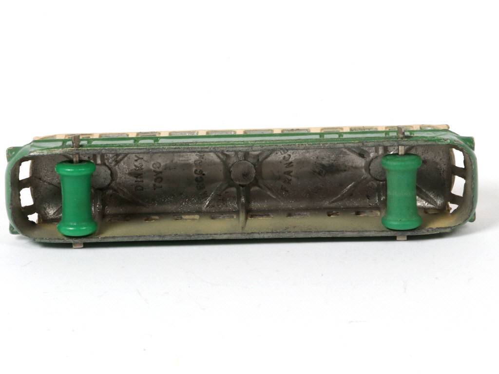 Lot 213 - DINKY TOYS (FRANCE) (1)