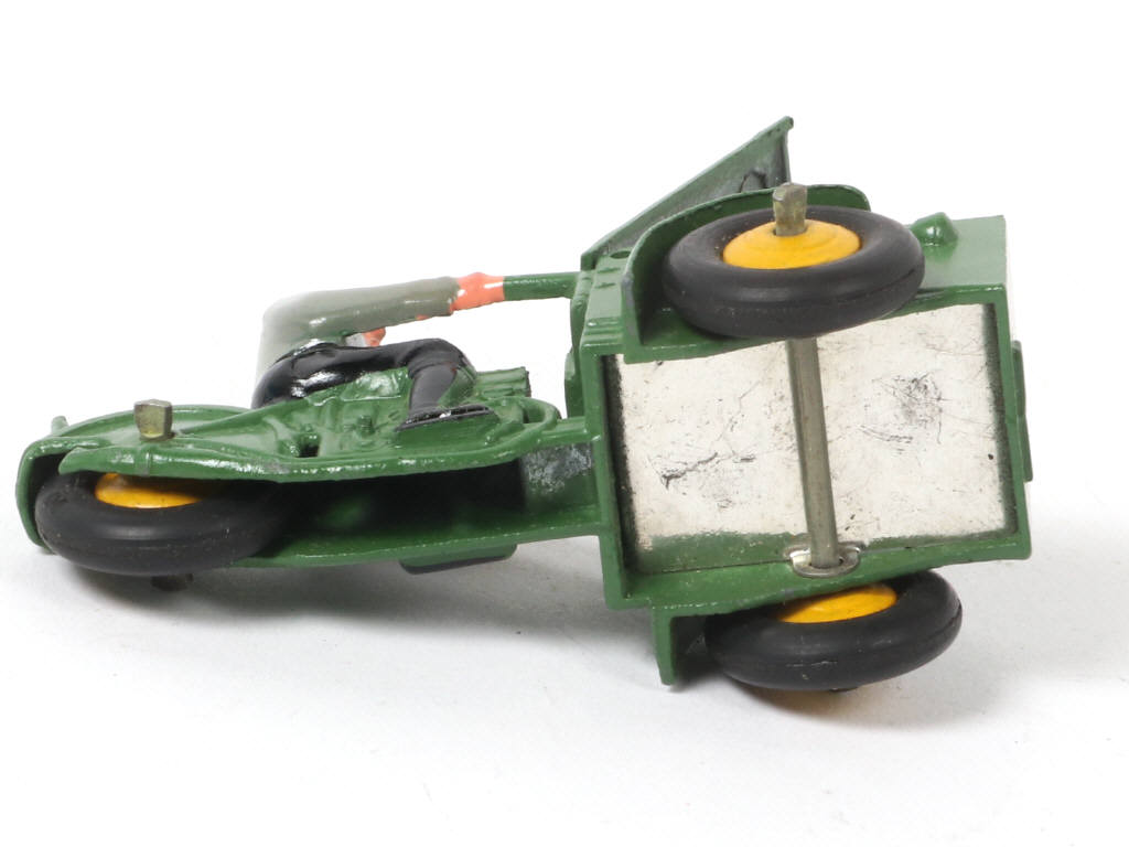 Lot 223 - DINKY TOYS (FRANCE) (1)