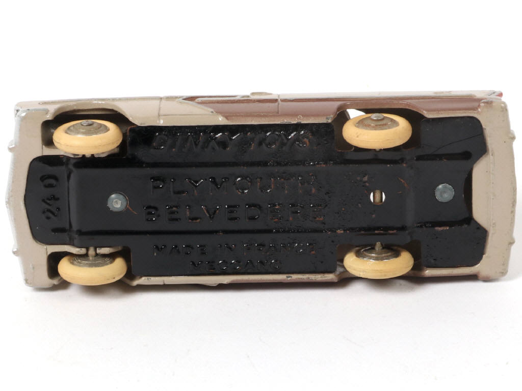 Lot 231 - DINKY TOYS (FRANCE) (1)