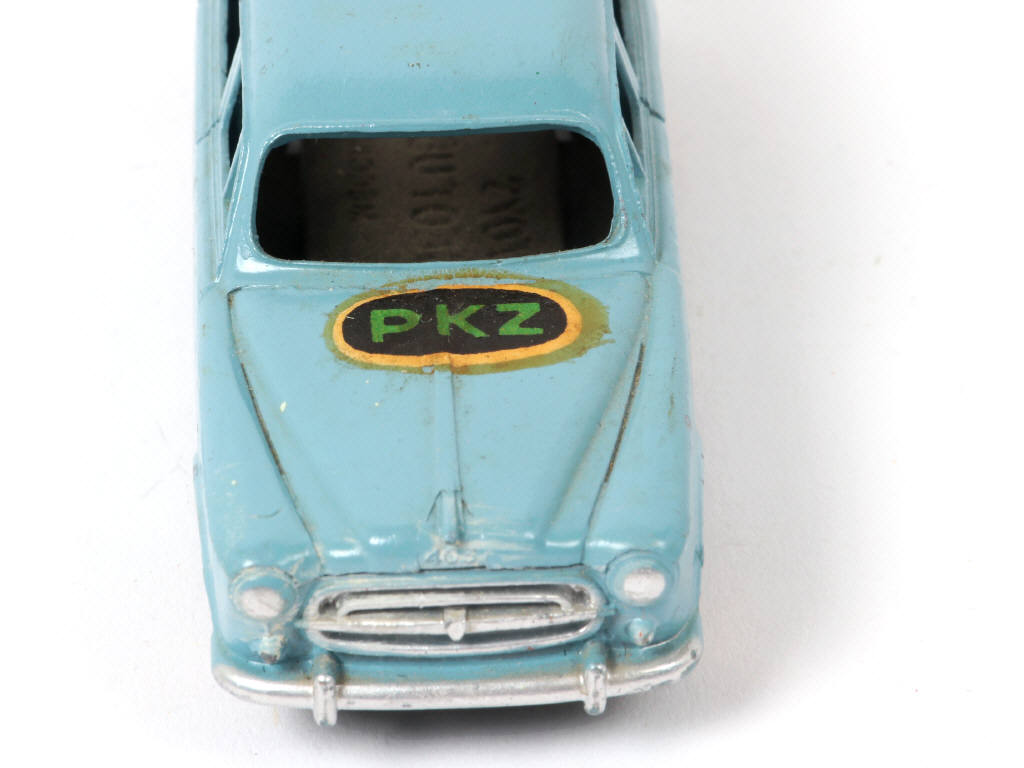Lot 234 - DINKY TOYS (FRANCE) (1)
