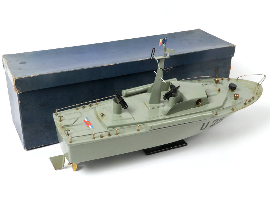 Lot 136 - GIL (FRANCE) (1)