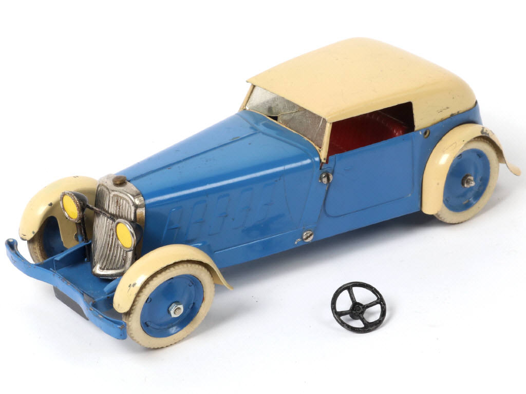 Lot 85 - MECCANO (FRANCE) (1)