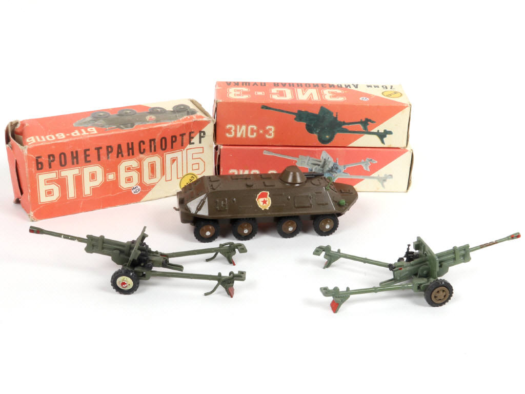 Lot 127 - DIVERS (URSS) (3)