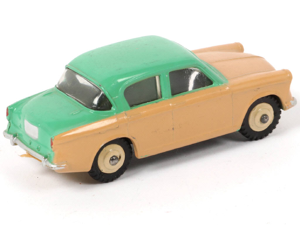 Lot 298 - DINKY TOYS (GB) (1)