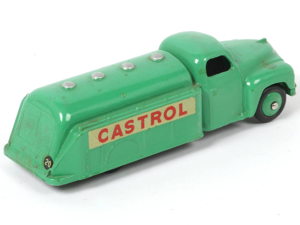 Lot 305 - DINKY TOYS (GB) (1)