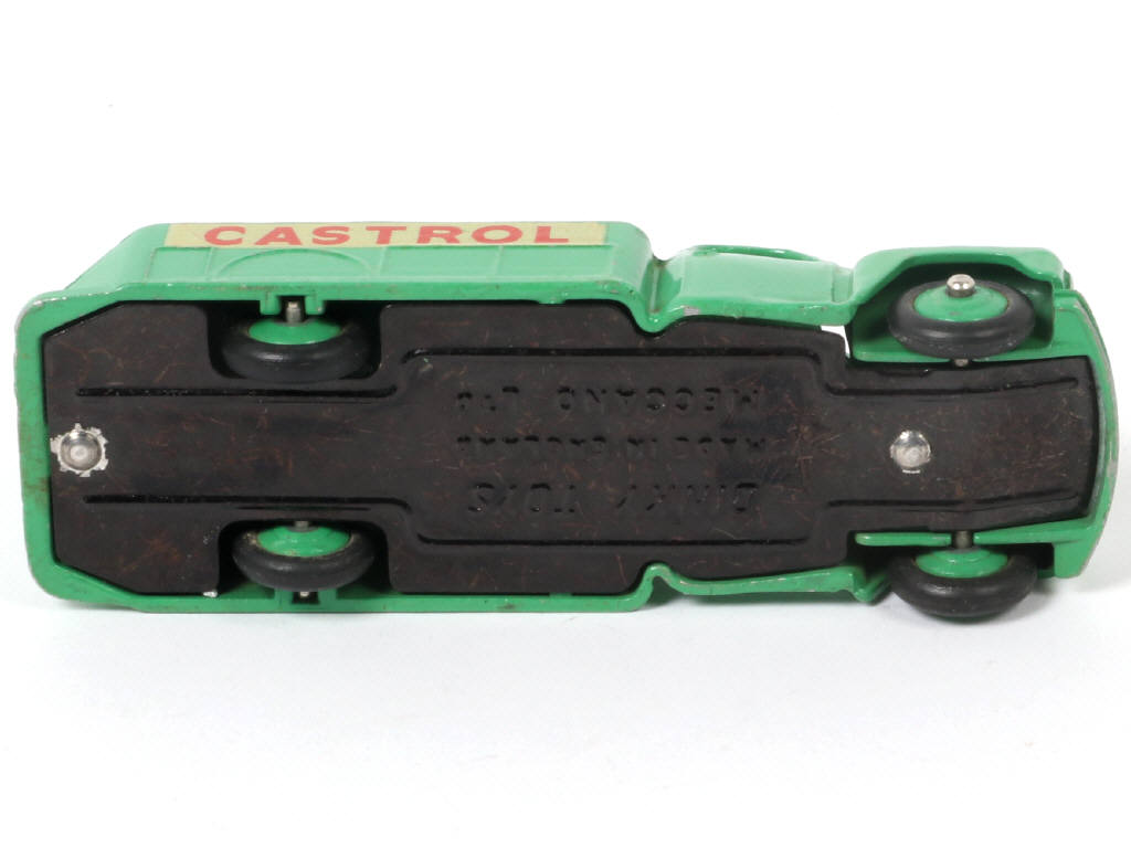 Lot 305 - DINKY TOYS (GB) (1)