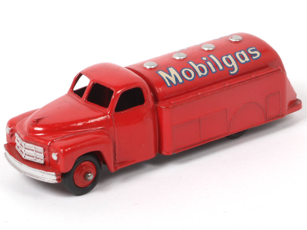 Lot 306 - DINKY TOYS (GB) (1)