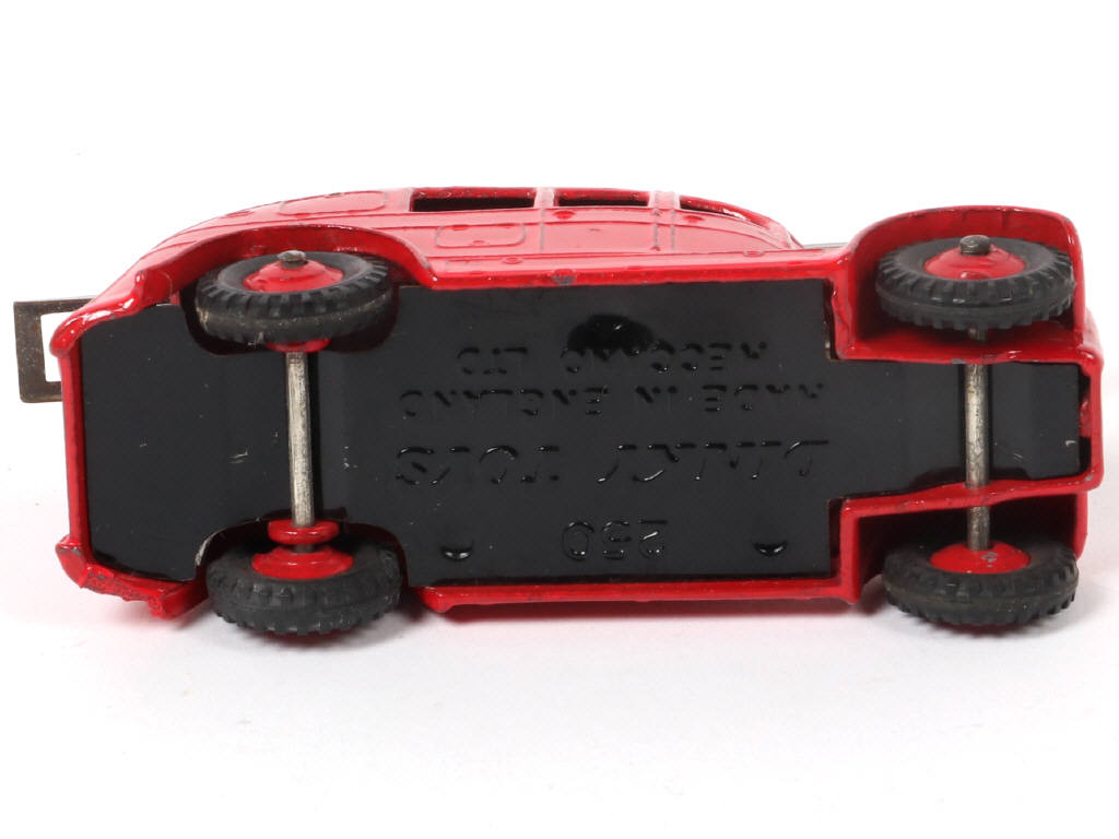 Lot 307 - DINKY TOYS (GB) (1)