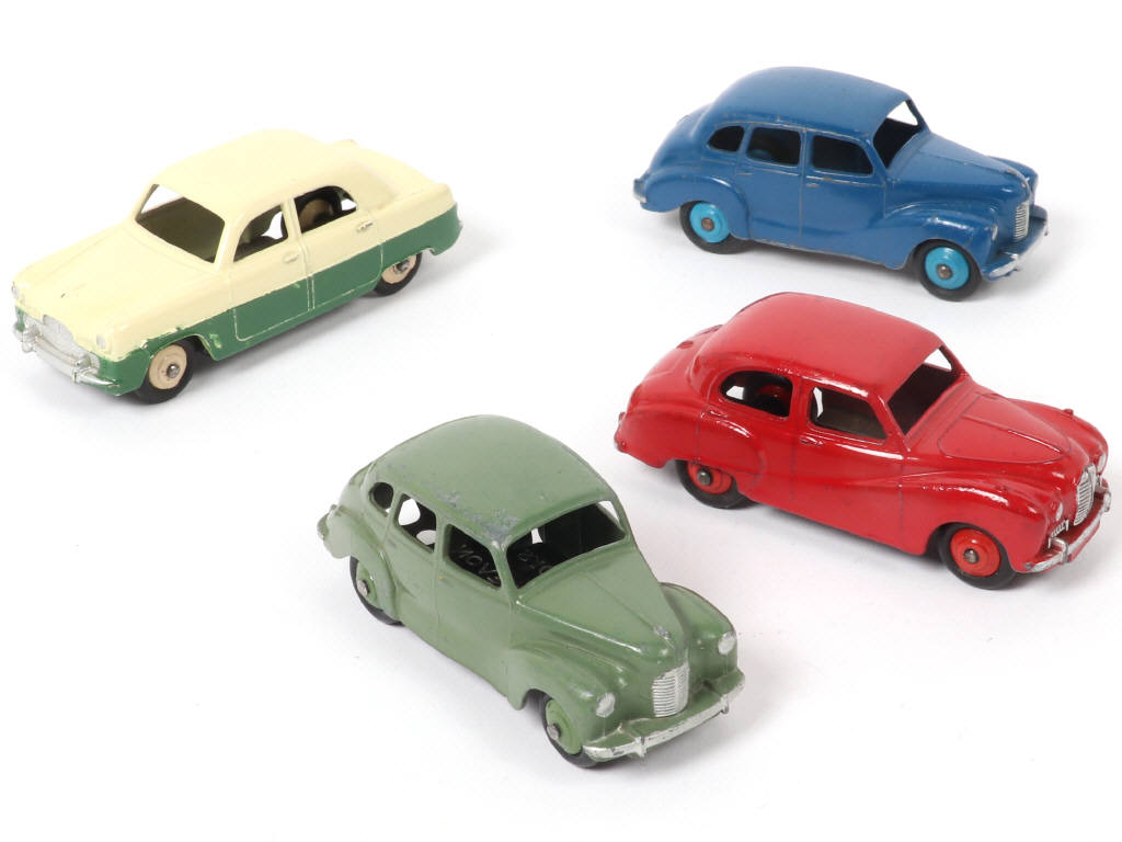 Lot 329 - DINKY TOYS (GB) (4)