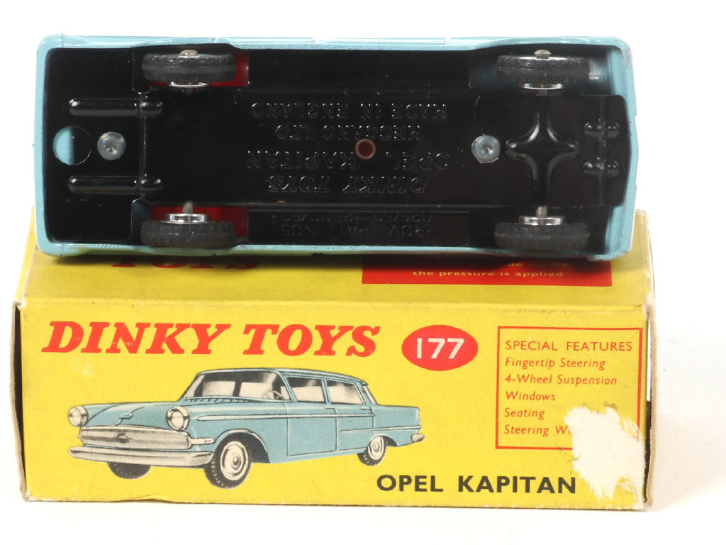 Lot 318 - DINKY TOYS (GB) (1)