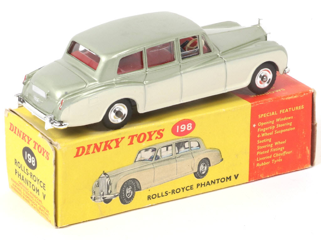Lot 320 - DINKY TOYS (GB) (1)