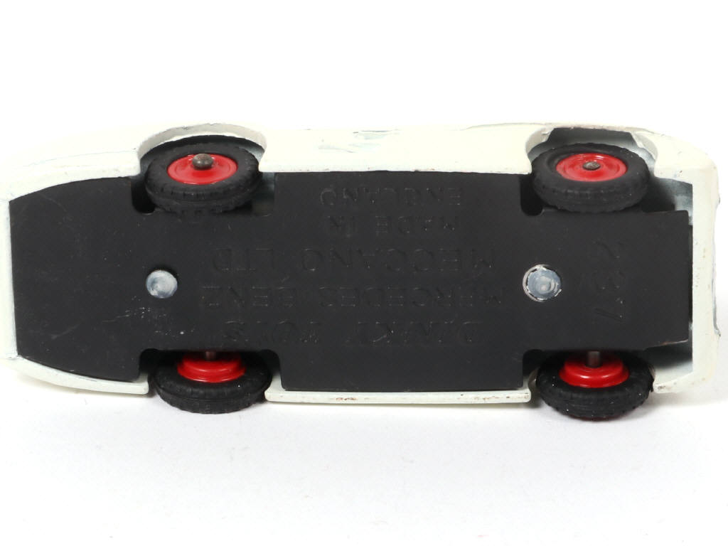 Lot 293 - DINKY TOYS (GB) (1)