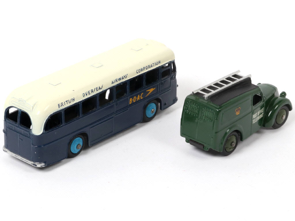 Lot 323 - DINKY TOYS (GB) (2)