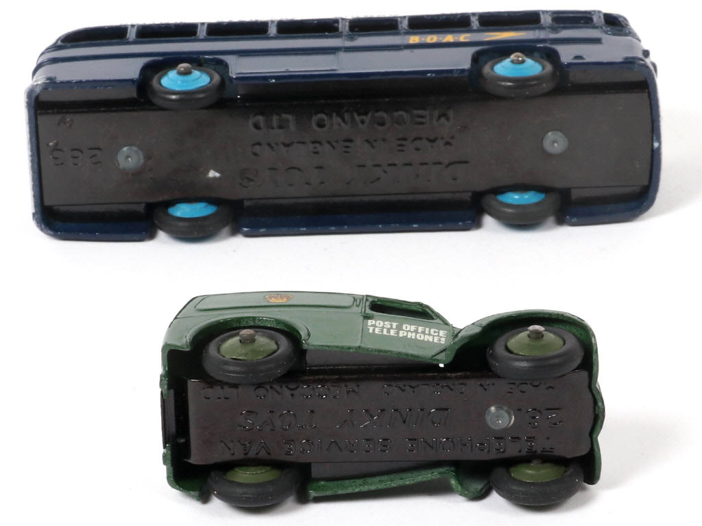 Lot 323 - DINKY TOYS (GB) (2)