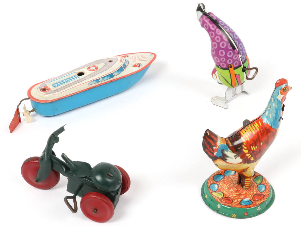 Lot 10 - DIVERS (4)