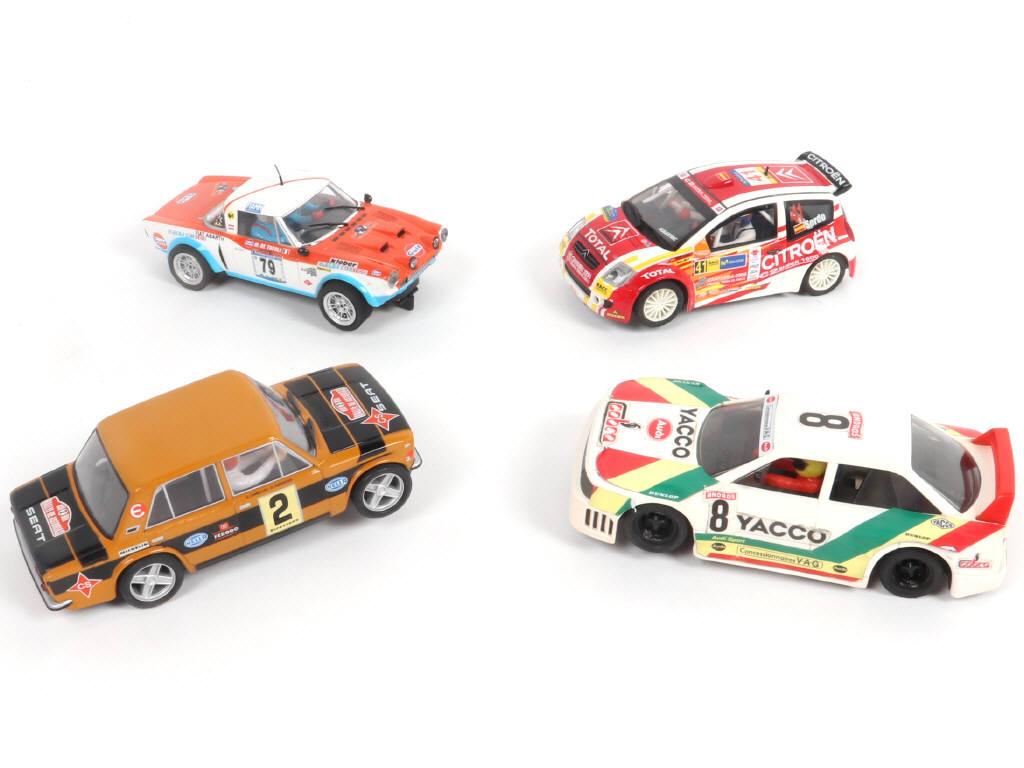 Lot 9 - SCALEXTRIC (GB) (4)