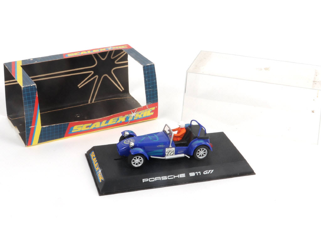 Lot 14 - SCALEXTRIC (GB) (1)
