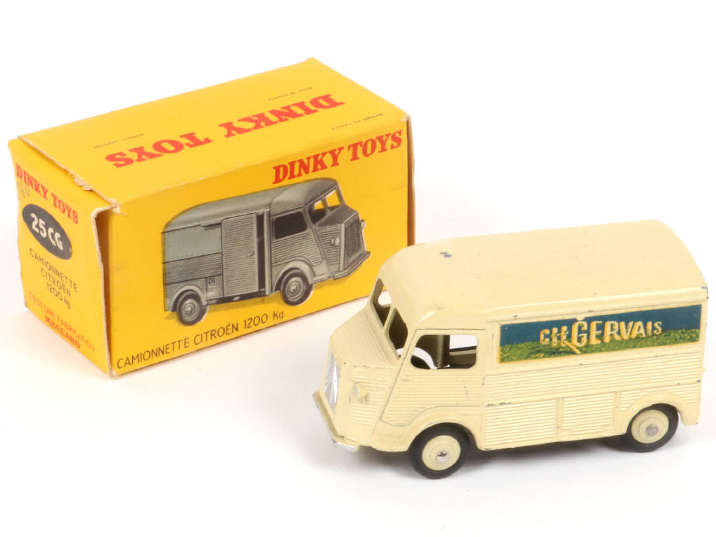 Lot 129 - DINKY TOYS (FRANCE) (1)