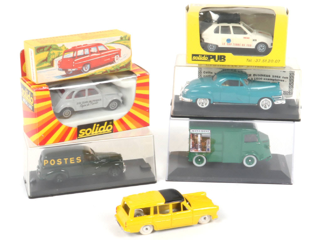 Lot 396 - DIVERS (6)