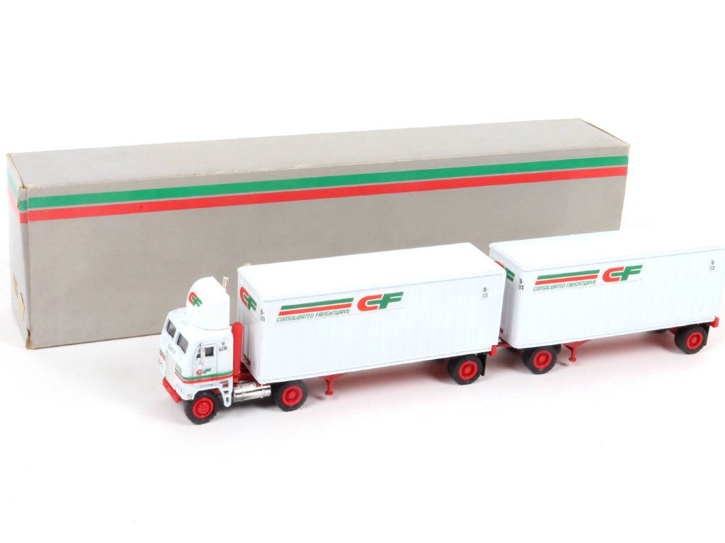 Lot 175 - TONKIN REPLICAS (USA) (1)