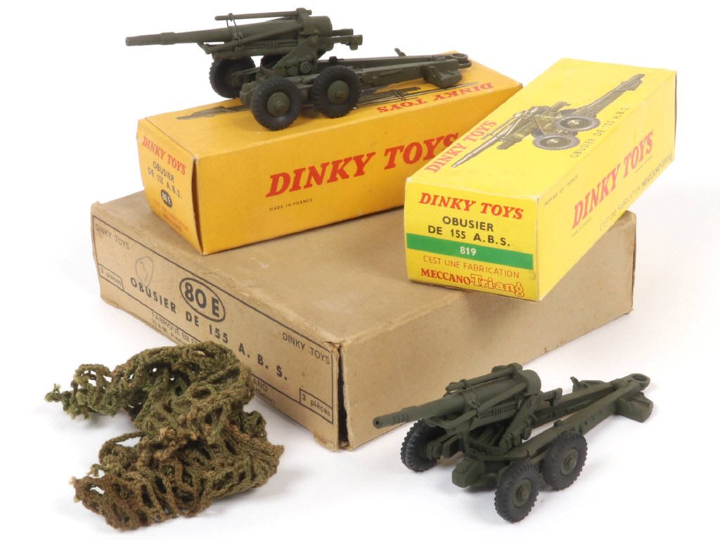 Lot 325 - DINKY TOYS (FRANCE) (3)