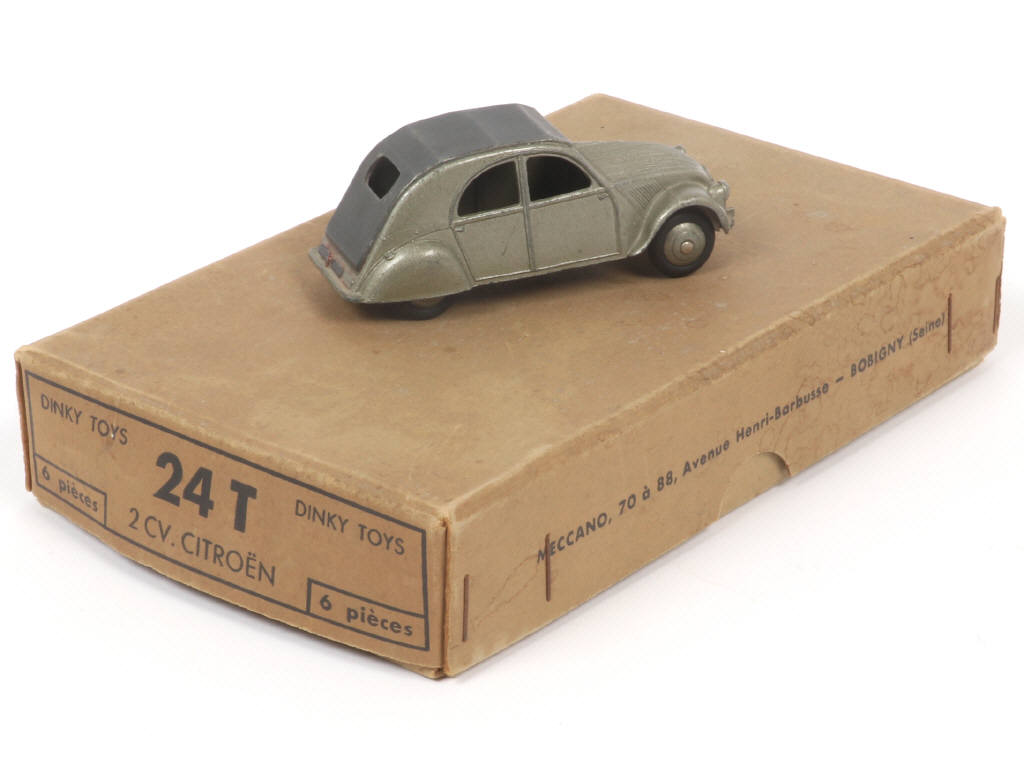 Lot 197 - DINKY TOYS (FRANCE) (1)
