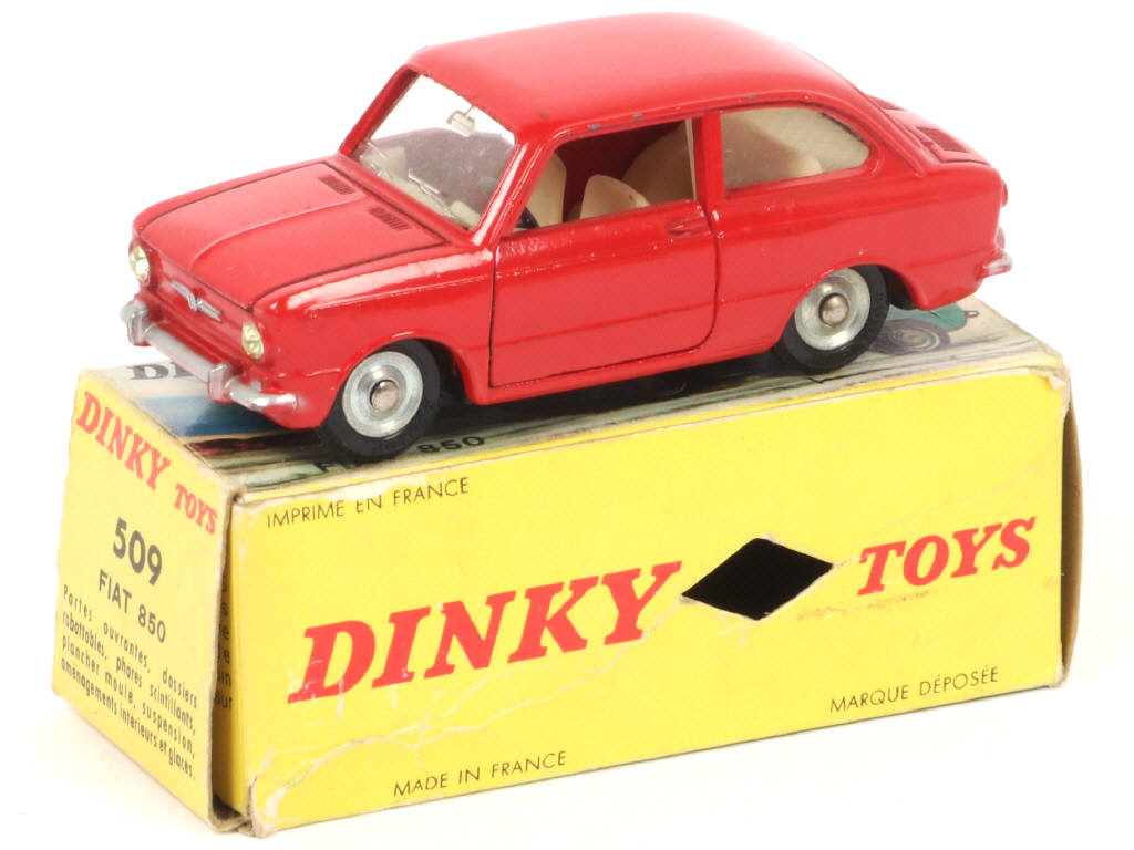 Lot 217 - DINKY TOYS (FRANCE) (1)