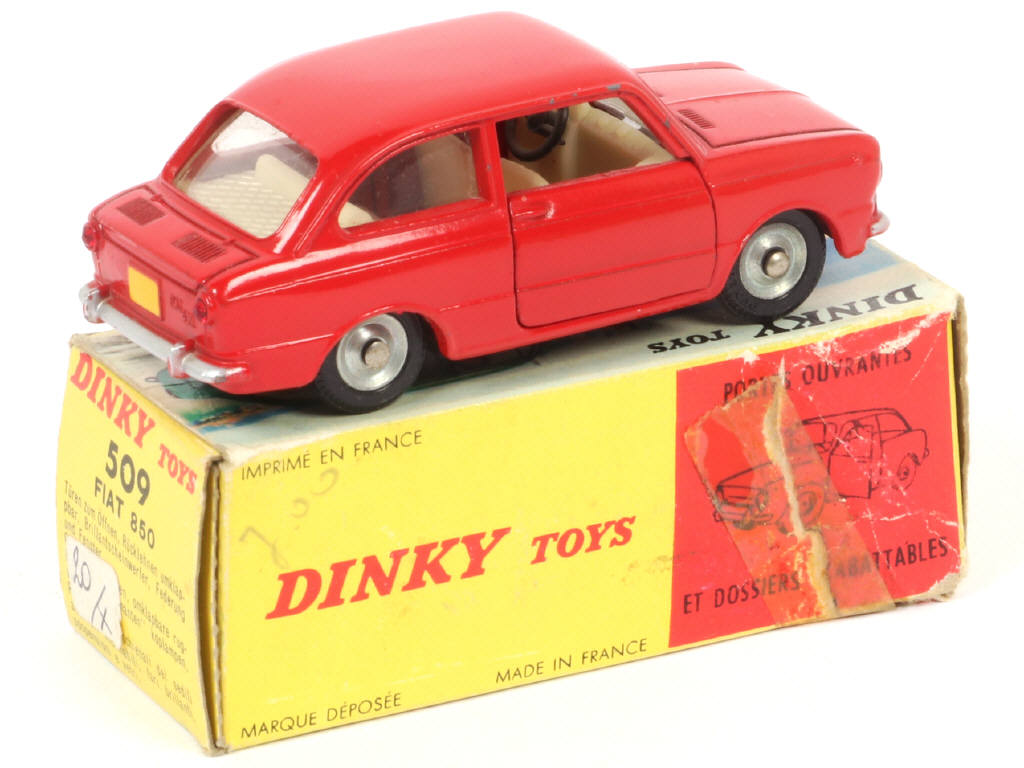 Lot 217 - DINKY TOYS (FRANCE) (1)