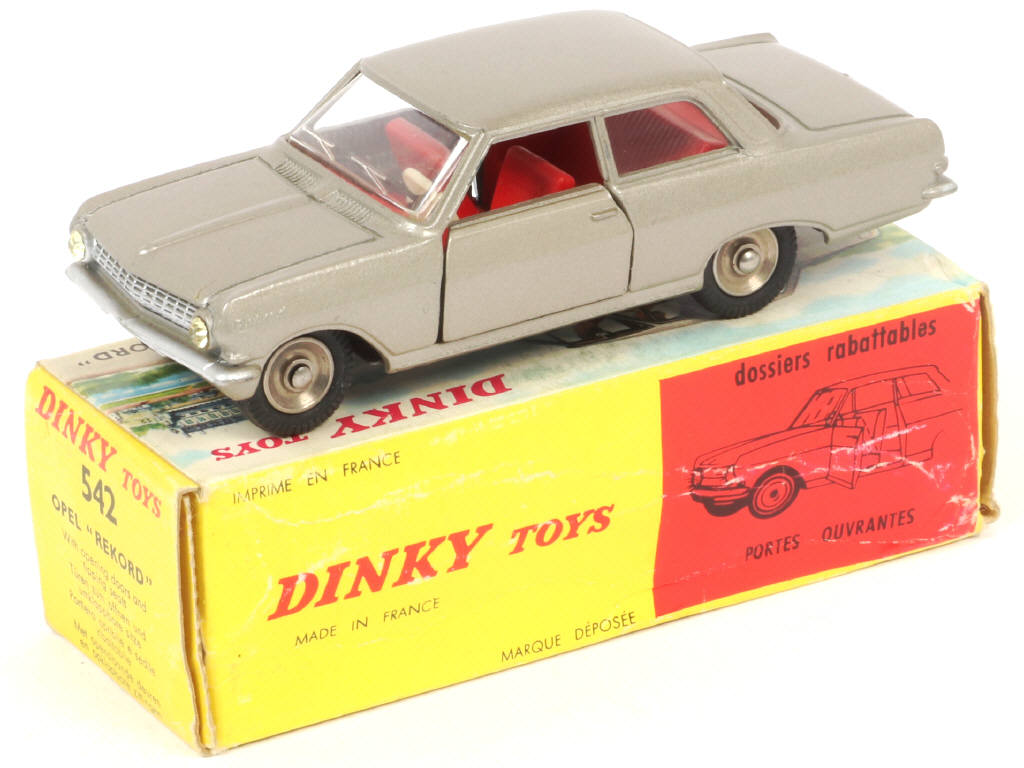 Lot 233 - DINKY TOYS (FRANCE) (1)