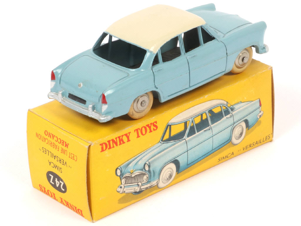 Lot 209 - DINKY TOYS (FRANCE) (1)
