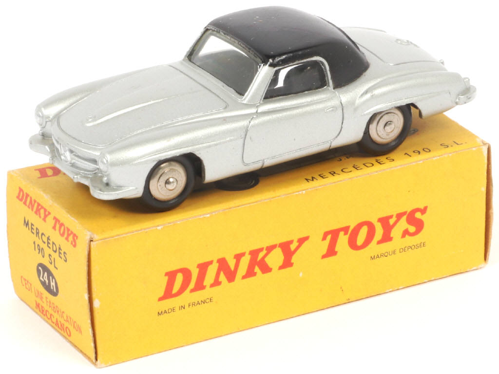 Lot 252 - DINKY TOYS (FRANCE) (1)