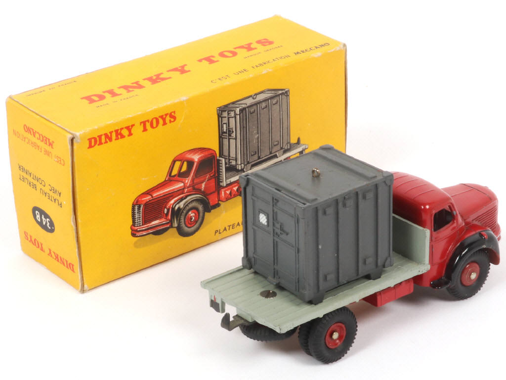 Lot 271 - DINKY TOYS (FRANCE) (1)