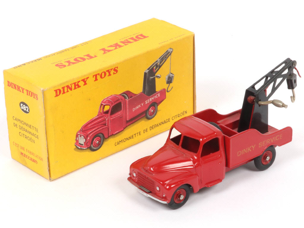Lot 275 - DINKY TOYS (FRANCE) (1)
