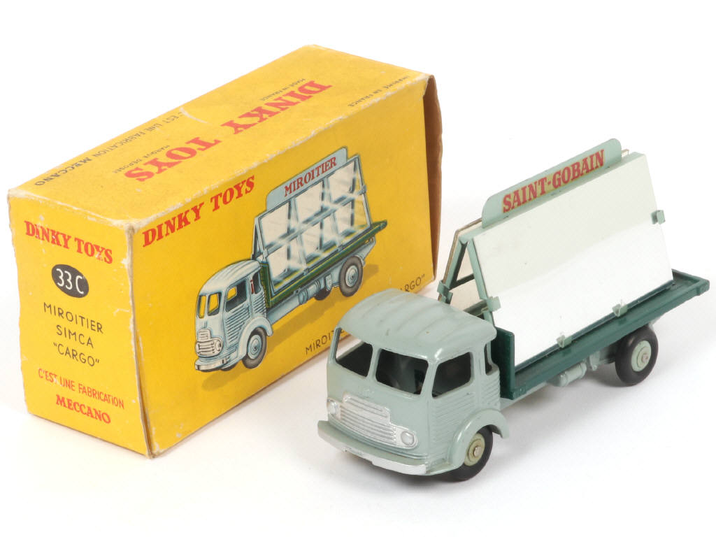 Lot 268 - DINKY TOYS (FRANCE) (1)