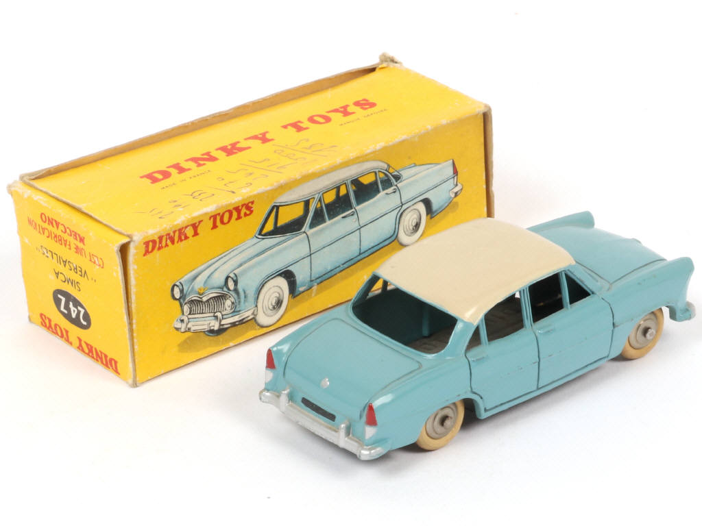 Lot 210 - DINKY TOYS (FRANCE) (1)