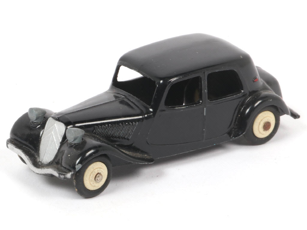 Lot 198 - DINKY TOYS (FRANCE) (1)