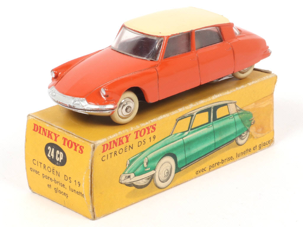 Lot 204 - DINKY TOYS (FRANCE) (1)