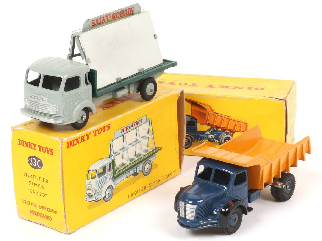 Lot 319 - DINKY TOYS (FRANCE) (2)