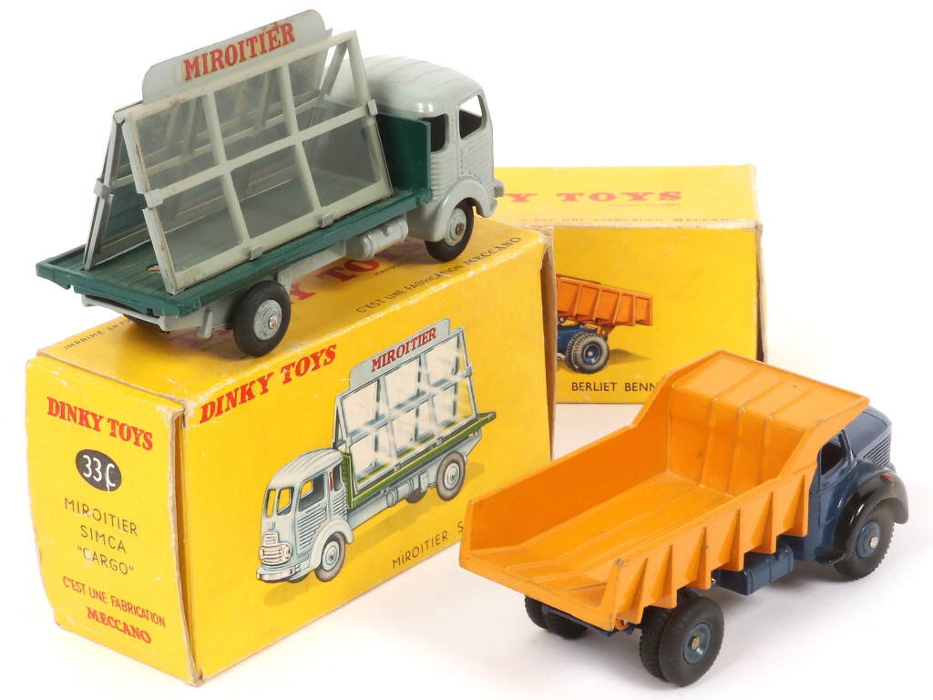 Lot 319 - DINKY TOYS (FRANCE) (2)