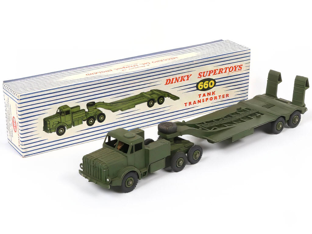 Lot 207 - DINKY TOYS (GB) (1)