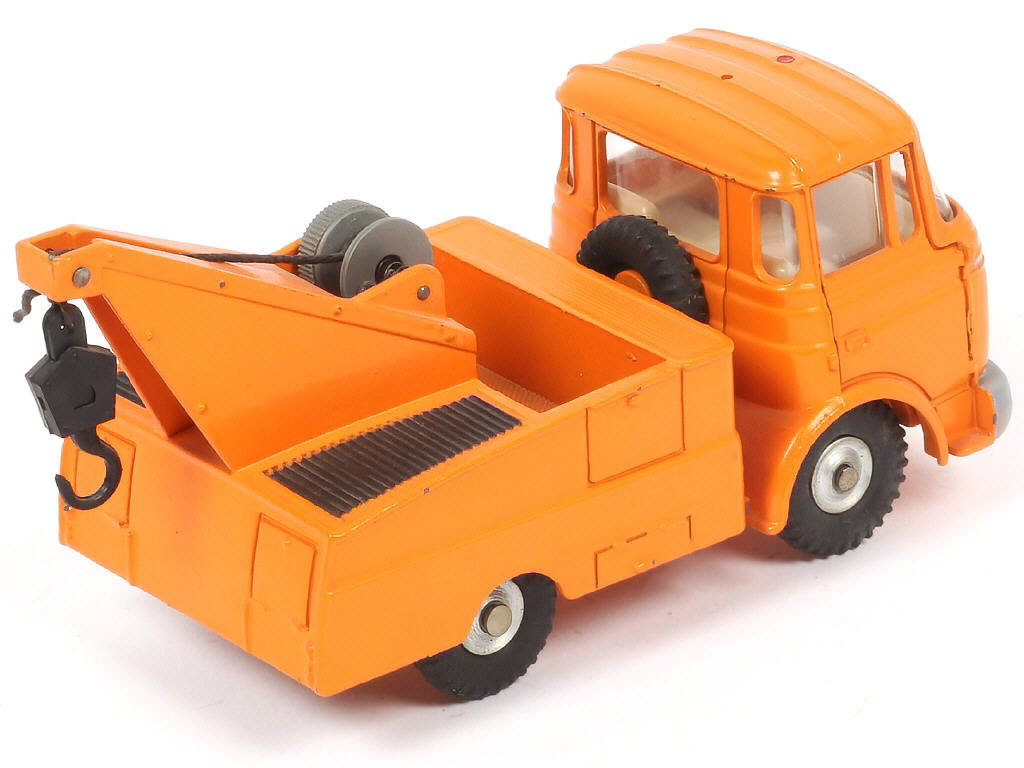 Lot 277 - DINKY TOYS (FRANCE) (1)