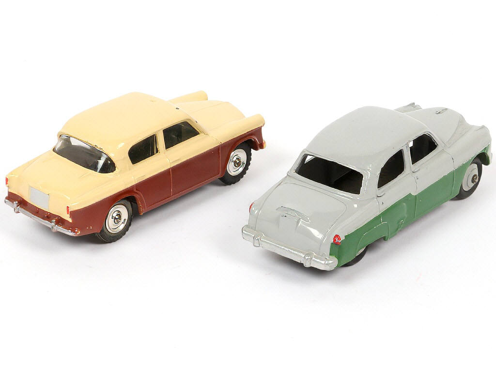 Lot 216 - DINKY TOYS (GB) (2)