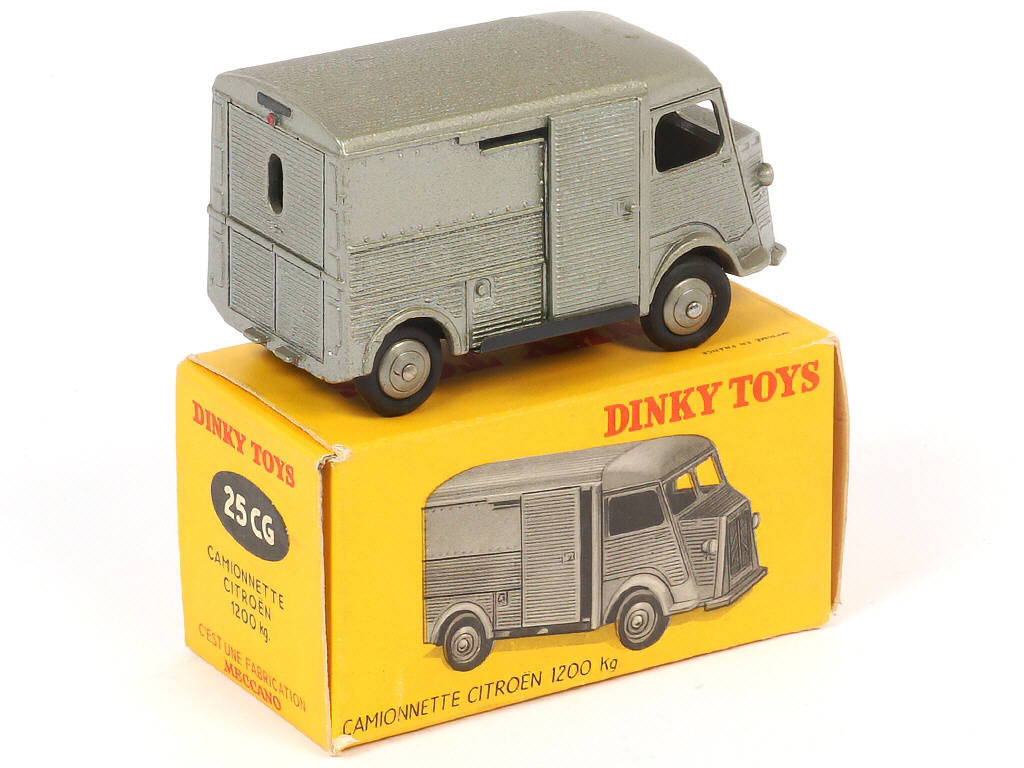 Lot 279 - DINKY TOYS (FRANCE) (1)